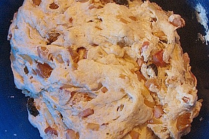 Hefebrot mit Fr&uuml;chten