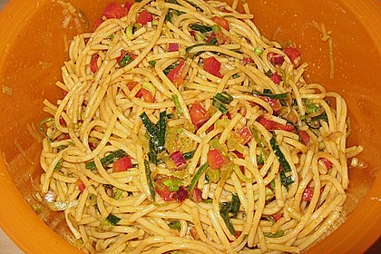 Asiatischer Spaghettisalat 10