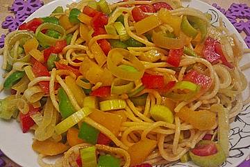 Asiatischer Spaghettisalat