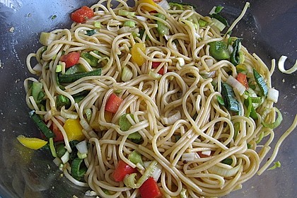 Asiatischer Spaghettisalat 9