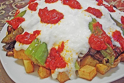 Mediterranes gebackenes Gemüse mit Joghurt - Tomatensauce 18