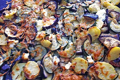 Mediterranes gebackenes Gemüse mit Joghurt - Tomatensauce 19