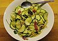 Pikanter Gurkensalat