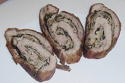 Gef&uuml;lltes Schweinefilet im Netz