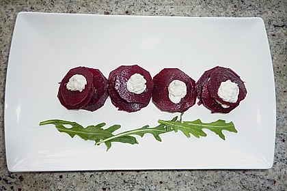 Marinierte Rote R&uuml;ben mit Ziegenk&auml;secreme und Cabernet Sauvignon - Sauce 1