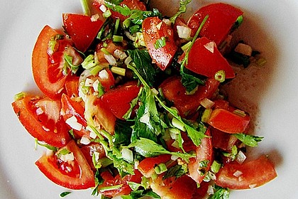 Petersilien - Tomaten - Salat auf Taboul&eacute; - Art