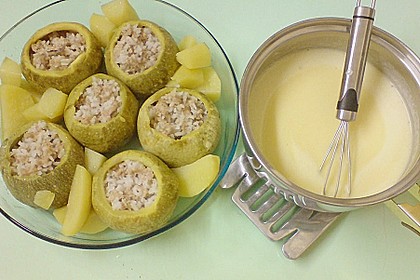 Zucchini mit Hackfleischf&uuml;llung und Ei - Zitronensauce 3