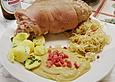 Berliner Eisbein mit Sauerkraut und Erbsp&uuml;ree