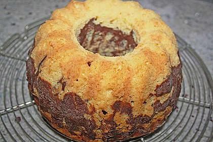 Quark - Bananen - Marmor - Gugelhupf 30