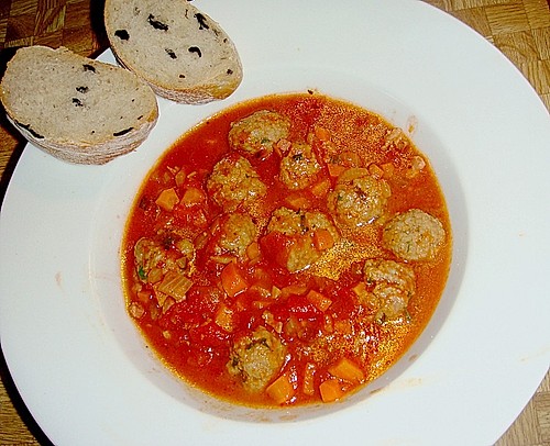 Tomatensuppe mit Fleischklösschen (Rezept mit Bild) | Chefkoch.de