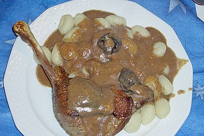 G&auml;nsekeulen mit Pflaumen - Ingwer - So&szlig;e