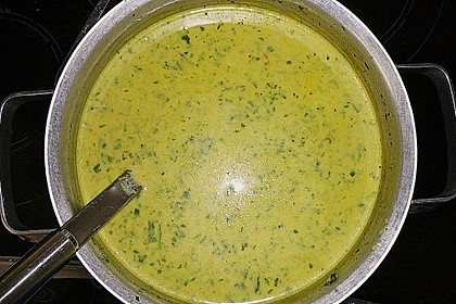 Kartoffelsuppe mit Zwiebeln und Spinat 3