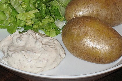 Pellkartoffeln mit pikantem Quark