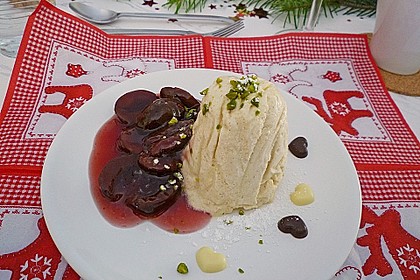 Zimtparfait mit Lebkuchensauce und Birnenfächer 1