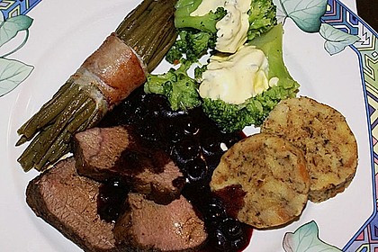 Rehfilet in Vanille - Blume und Blaubeersauce mit Pfifferlingskn&ouml;del 7