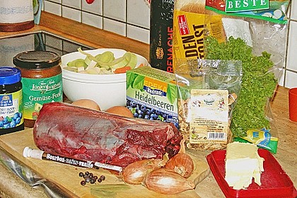 Rehfilet in Vanille - Blume und Blaubeersauce mit Pfifferlingskn&ouml;del 2
