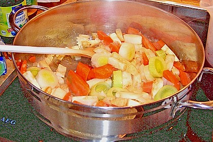 Rehfilet in Vanille - Blume und Blaubeersauce mit Pfifferlingskn&ouml;del 4