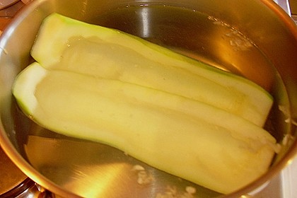 Gefüllte Zucchini 91