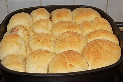 Hefeteig der immer gelingt, hier als Rohrnudeln oder Fr&uuml;chte - Guglhupf 2
