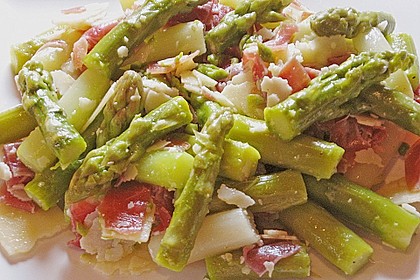 Salat von gr&uuml;nem Spargel