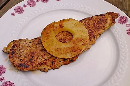 Putensteaks mit frischer, gegrillter Ananas