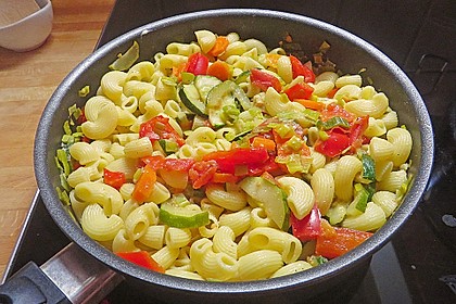 Bunte Gemüse - Nudel - Pfanne 1