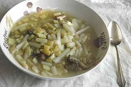 Spargel-Suppentopf mit Mettwurst 3