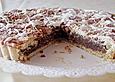 Gedeckter Nusskuchen