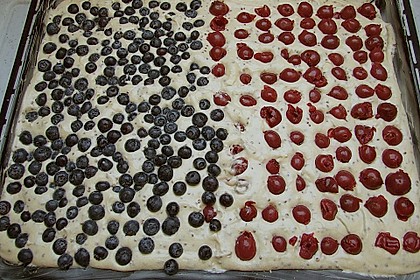 Kirsch - Eierlikör - Blechkuchen mit Schmand - Sahne 80