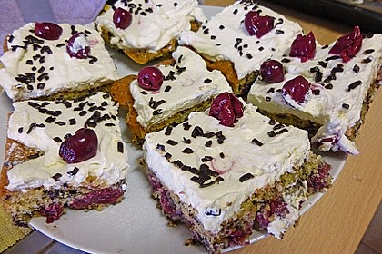 Kirsch - Eierlikör - Blechkuchen mit Schmand - Sahne 75