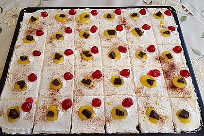 Kirsch - Eierlikör - Blechkuchen mit Schmand - Sahne 13