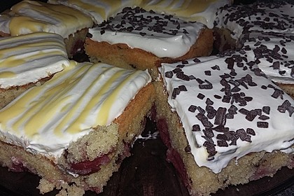 Kirsch - Eierlikör - Blechkuchen mit Schmand - Sahne 14