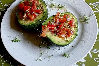 Gef&uuml;llte Avocado mit Oliven&ouml;l 4