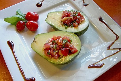 Gef&uuml;llte Avocado mit Oliven&ouml;l 5