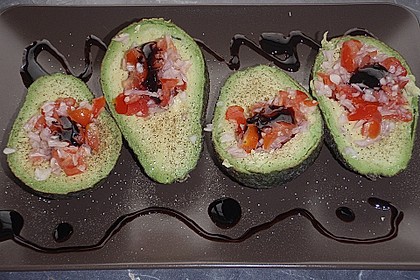 Gef&uuml;llte Avocado mit Oliven&ouml;l 14
