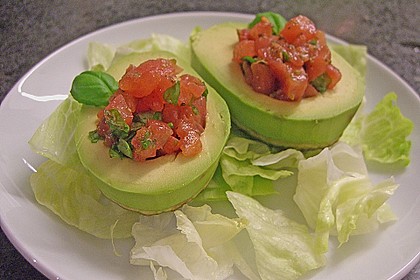 Gef&uuml;llte Avocado mit Oliven&ouml;l 19