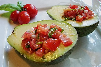Gef&uuml;llte Avocado mit Oliven&ouml;l 21