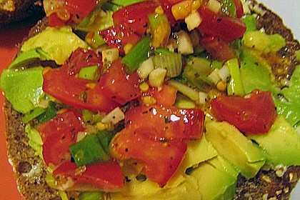 Gef&uuml;llte Avocado mit Oliven&ouml;l 22
