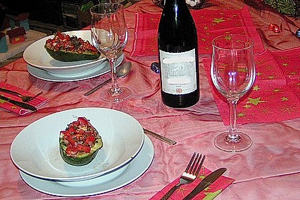 Gef&uuml;llte Avocado mit Oliven&ouml;l 1