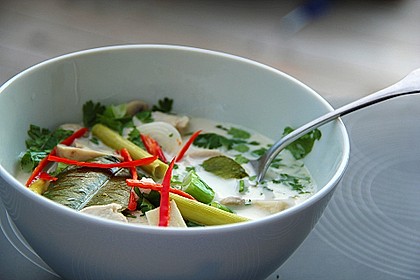 Tom Kha Gai - die berühmte Hühnersuppe mit Kokosmilch und Galgant 2