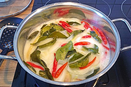 Tom Kha Gai - die berühmte Hühnersuppe mit Kokosmilch und Galgant 40