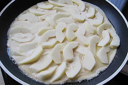 Himmlisch zarte Apfelpfannkuchen 14