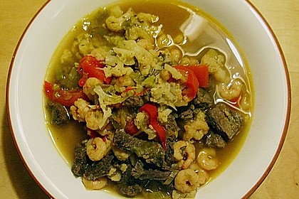 Asiatische Rindfleischsuppe