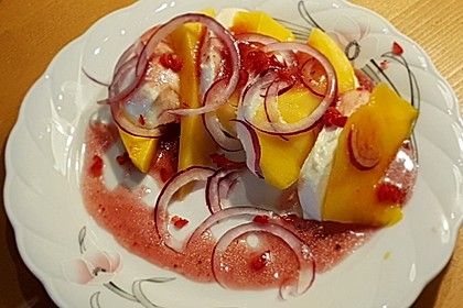 Büffelmozzarella mit Mangoscheiben und fruchtigem Dressing 12