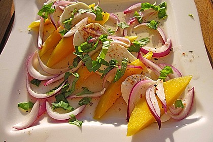 Büffelmozzarella mit Mangoscheiben und fruchtigem Dressing 7