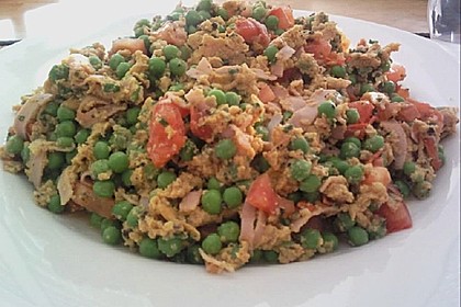 Eierpfanne mit Erbsen