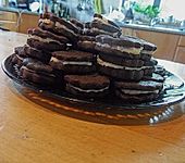 Selbst gemachte Cookies im Oreo - Style (Bild)