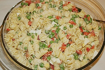 Nudelsalat mit Kasseler und Eiern