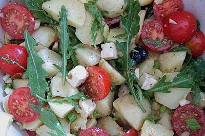 Kartoffelsalat mit Rucola, Feta und Kirschtomaten 1