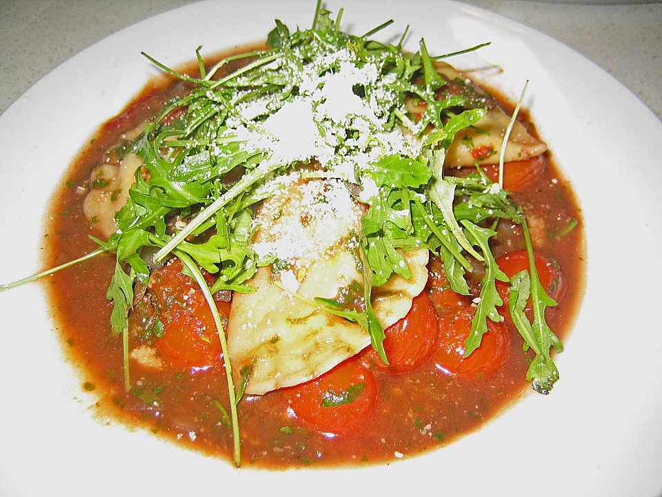 Nudeln mit Kirschtomaten, Rucola, Parmesan und Pinienkernen (Rezept mit ...